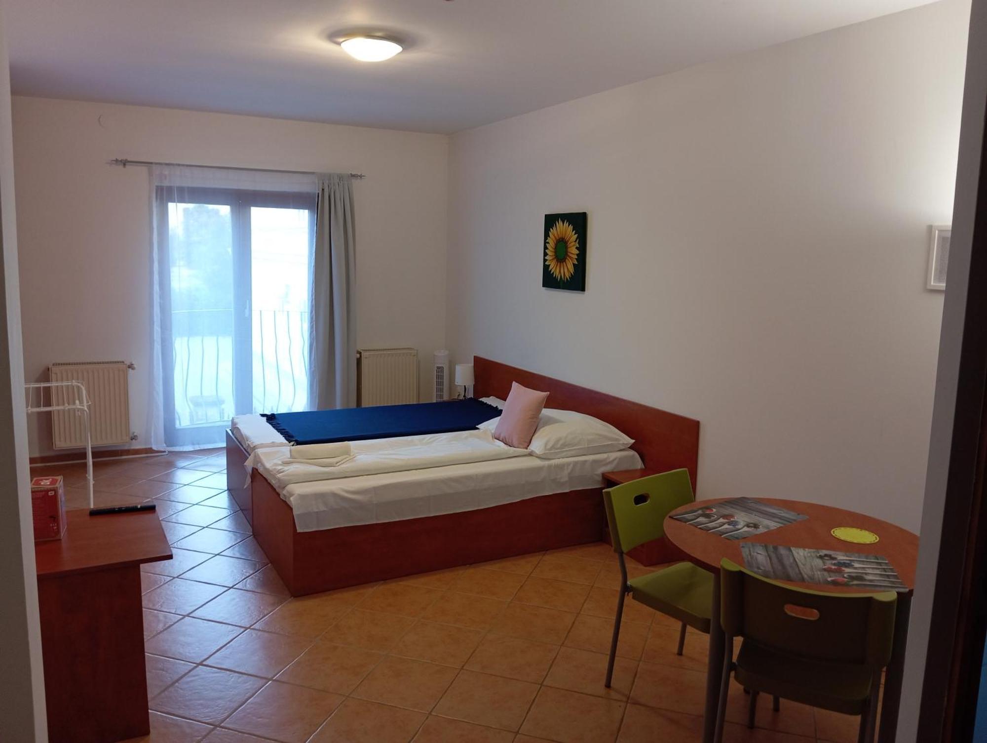 Szent Kristóf Apartmanhotel Zalaegerszeg Exterior foto
