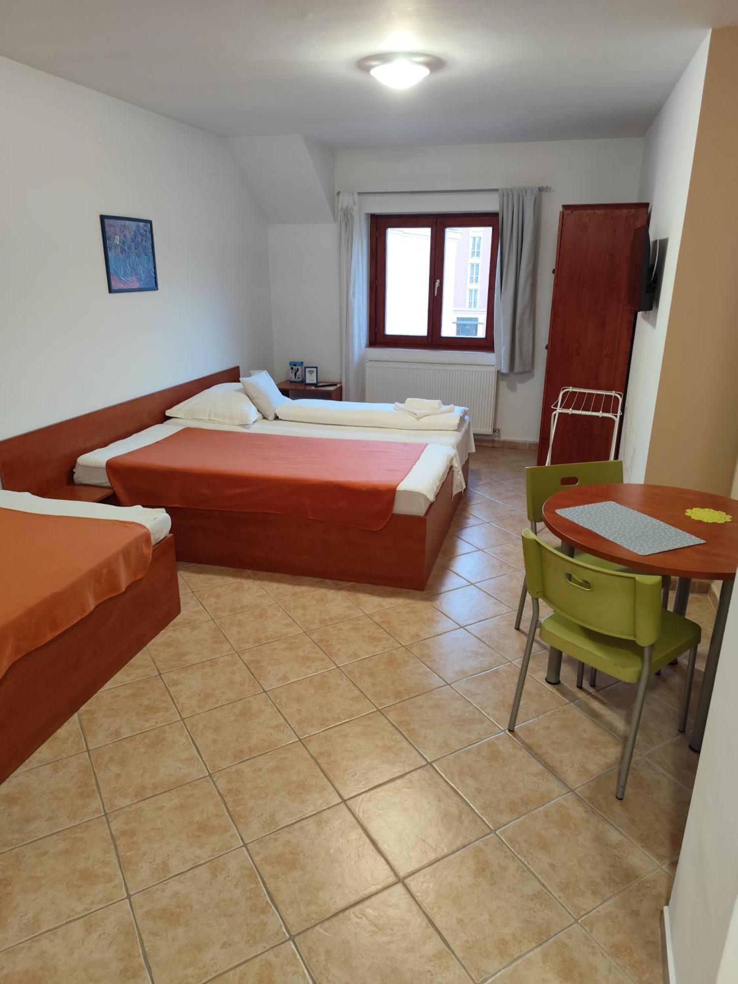 Szent Kristóf Apartmanhotel Zalaegerszeg Exterior foto